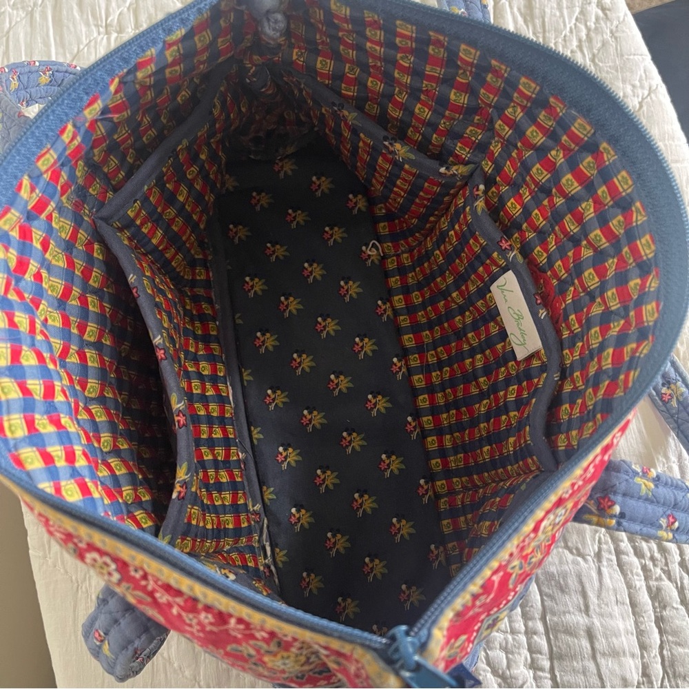 Vera Bradley Floral Quilted Blue Shoulder Bag - Picture 10 of 10